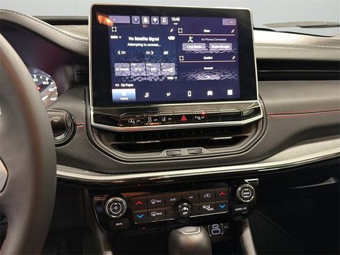 Used 2024 Jeep Compass Trailhawk image 24