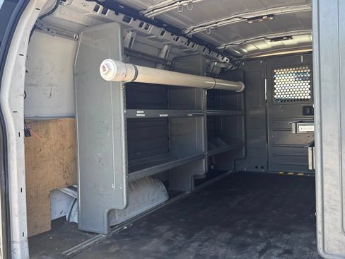 Used 2017 Chevrolet Express 2500 RWD image 14