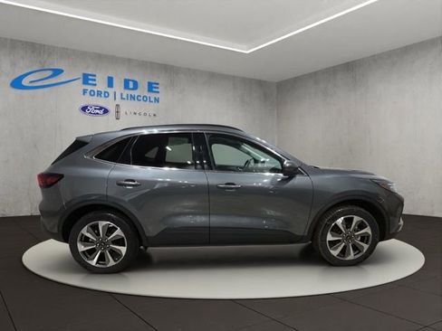 Used 2025 Ford Escape Platinum image 7