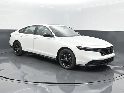 New 2025 Honda Accord SE image 28