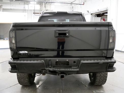 Used 2019 Chevrolet Silverado 1500 Custom w/ Custom Convenience Package AWD/4WD image 6