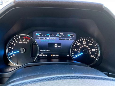 Used 2017 Ford F150 Platinum w/ Equipment Group 701A Luxury image 2