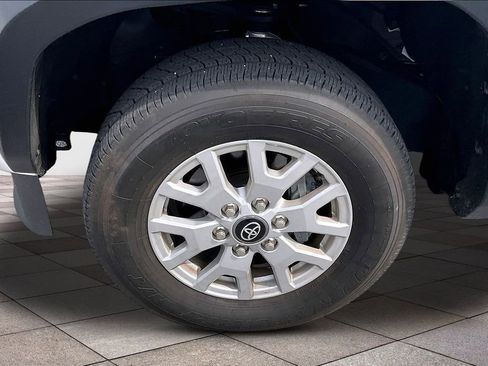 Used 2024 Toyota Tacoma SR5 AWD/4WD image 9