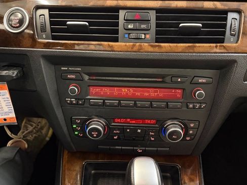 Used 2011 BMW 328i xDrive Sedan image 17