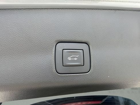 Used 2025 Chevrolet TrailBlazer RS w/ Convenience Package FWD image 18