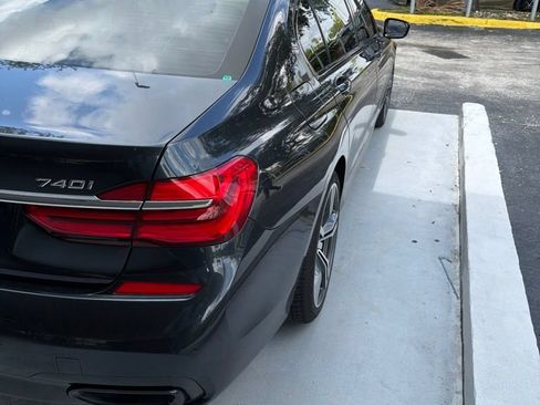 Used 2019 BMW 740i w/ Executive Package RWD image 4