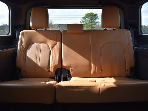 Used 2023 Ford Expedition Platinum image 10