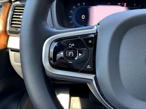 Used 2025 Volvo XC90 B5 Plus w/ Protection Package Premier image 21