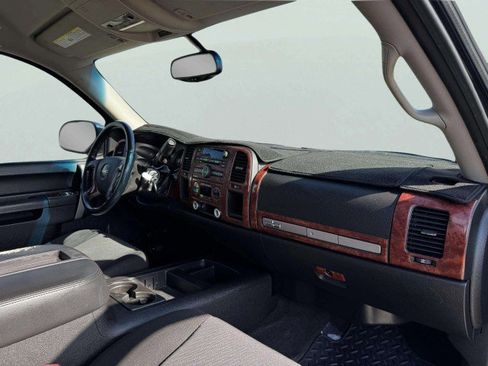 Used 2010 GMC Sierra 1500 SLE w/ Texas Edition image 48