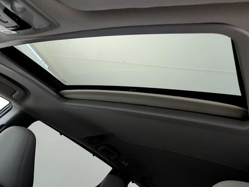 Used 2017 Toyota Sienna XLE FWD image 22