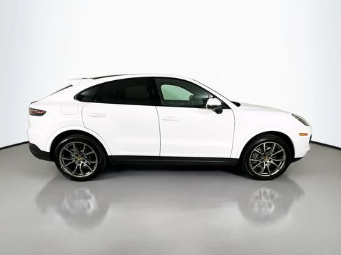 Certified 2023 Porsche Cayenne Platinum Edition AWD/4WD image 8