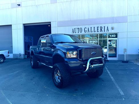 Used 2005 Ford F250 Harley-Davidson image 3