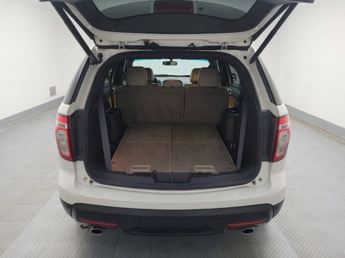 Used 2015 Ford Explorer XLT w/ Equipment Group 202A image 29