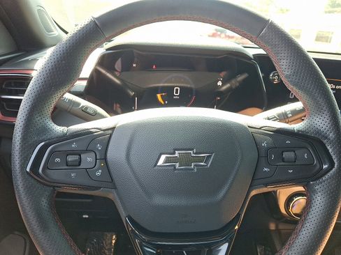 Used 2025 Chevrolet TrailBlazer RS w/ Driver Confidence Package AWD/4WD image 19