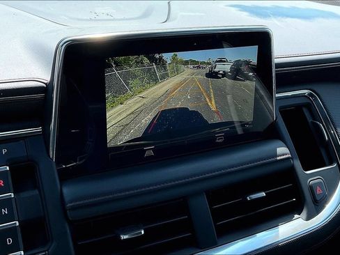 Used 2023 Chevrolet Suburban RST AWD/4WD image 16