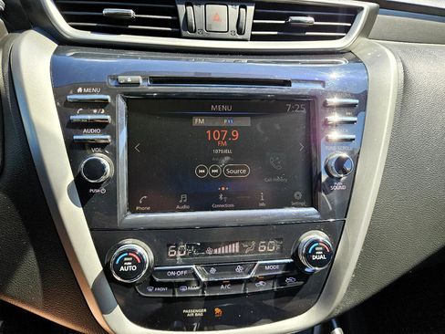 Used 2019 Nissan Murano S image 20