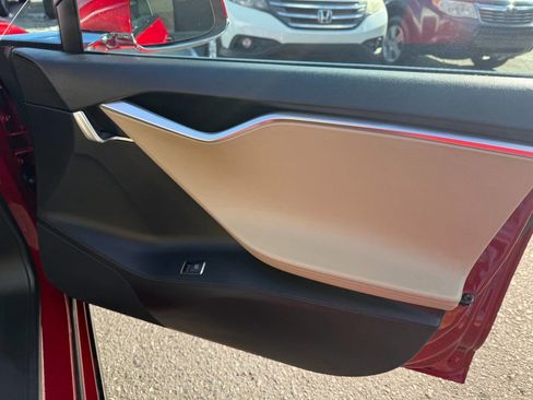 Used 2013 Tesla Model S Long Range image 33