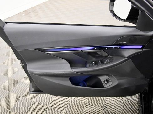 Used 2024 BMW 540i xDrive w/ Premium Package image 13