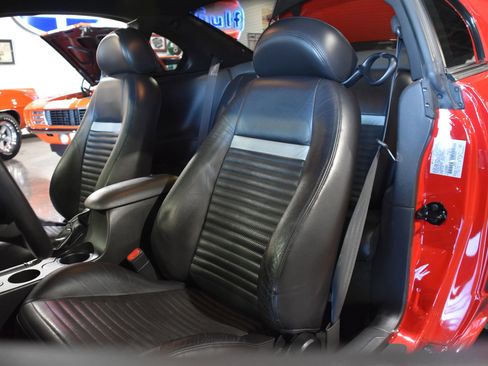 Used 2004 Ford Mustang Mach 1 RWD image 28