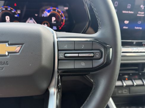 Used 2024 Chevrolet Colorado LT AWD/4WD image 18