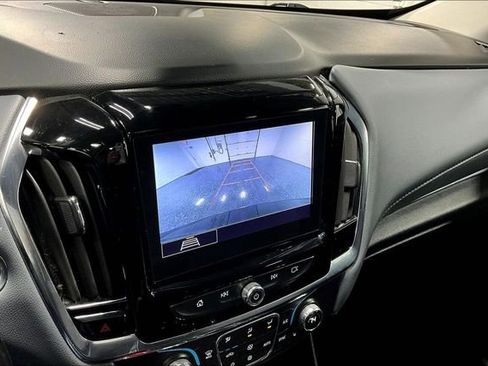 Used 2020 Chevrolet Traverse LT w/ Driver Confidence II Package image 15