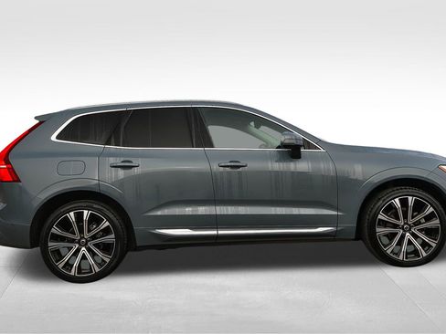 Used 2023 Volvo XC60 B5 Ultimate w/ Climate Package image 4