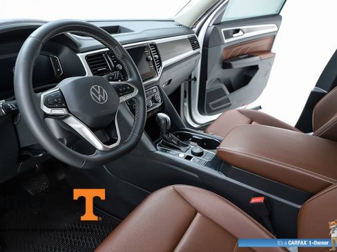 Used 2023 Volkswagen Atlas SE w/ Black Wheel Package AWD/4WD image 19