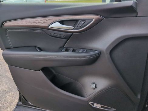 Used 2023 Buick Envision Avenir AWD/4WD image 24