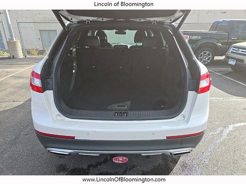 Used 2016 Lincoln MKX Select image 16