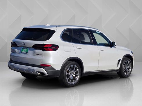 Used 2024 BMW X5 sDrive40i image 6