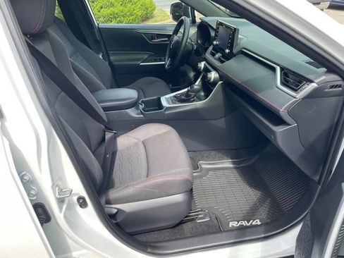 Used 2022 Toyota RAV4 SE w/ Weather & Moonroof Package AWD/4WD image 12