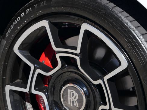 Certified 2021 Rolls-Royce Wraith w/ Rolls-Royce Signature Package RWD image 21