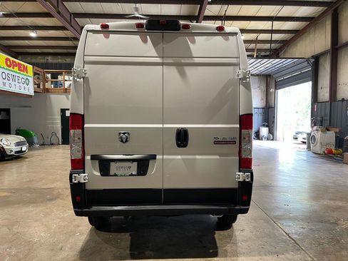 Used 2022 RAM ProMaster 2500 FWD image 6
