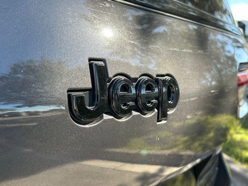 New 2025 Jeep Grand Cherokee L Limited w/ Black Appearance Package image 30