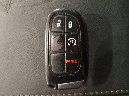 Used 2017 RAM 1500 Limited image 32