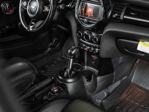 Used 2019 MINI Cooper S w/ Premium Package image 20