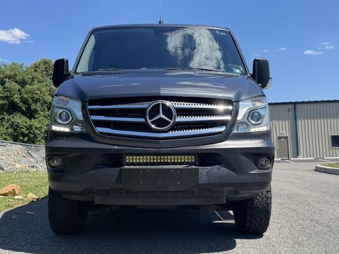 Used 2017 Mercedes-Benz Sprinter 2500 image 5
