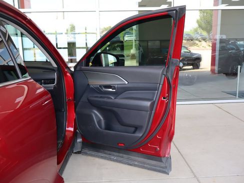 Used 2025 Toyota Grand Highlander AWD Hybrid image 42