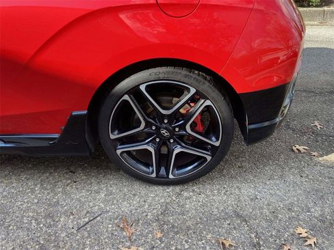 Used 2020 Hyundai Veloster N w/ Performance Package image 7