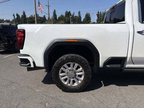 Used 2021 GMC Sierra 3500 Denali w/ Denali Ultimate Package AWD/4WD image 11