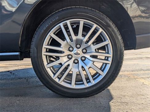 Used 2024 Ford Expedition Limited image 12