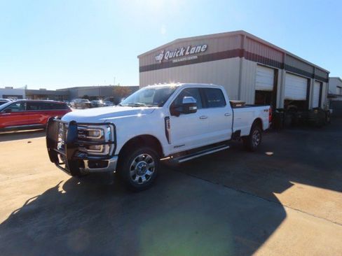 Used 2024 Ford F250 Lariat w/ Chrome Package image 2