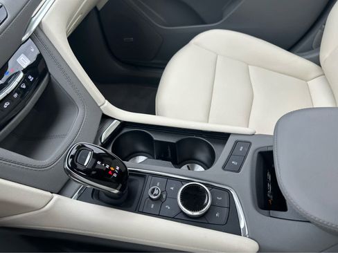 Used 2025 Cadillac XT5 Premium Luxury image 13