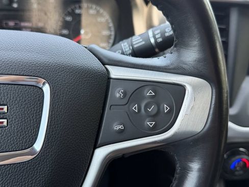 Used 2018 GMC Acadia SLE AWD/4WD image 25