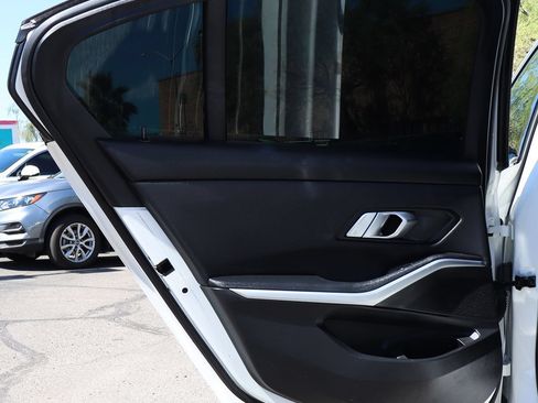 Used 2020 BMW 330i Sedan w/ Convenience Package RWD image 29