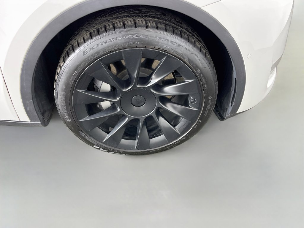 Used 2021 Tesla Model Y Long Range AWD/4WD image 29