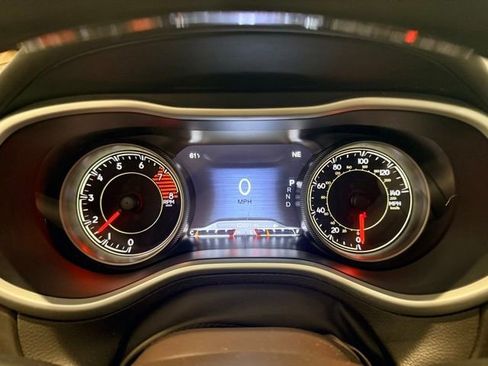 Used 2018 Jeep Cherokee Overland w/ Technology Group image 23