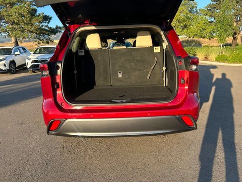 Used 2020 Toyota Highlander Limited AWD/4WD image 16