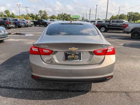 Used 2018 Chevrolet Malibu Hybrid w/ Leather Package FWD image 8