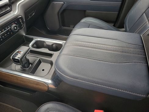 Used 2024 Chevrolet Silverado 1500 High Country AWD/4WD image 20